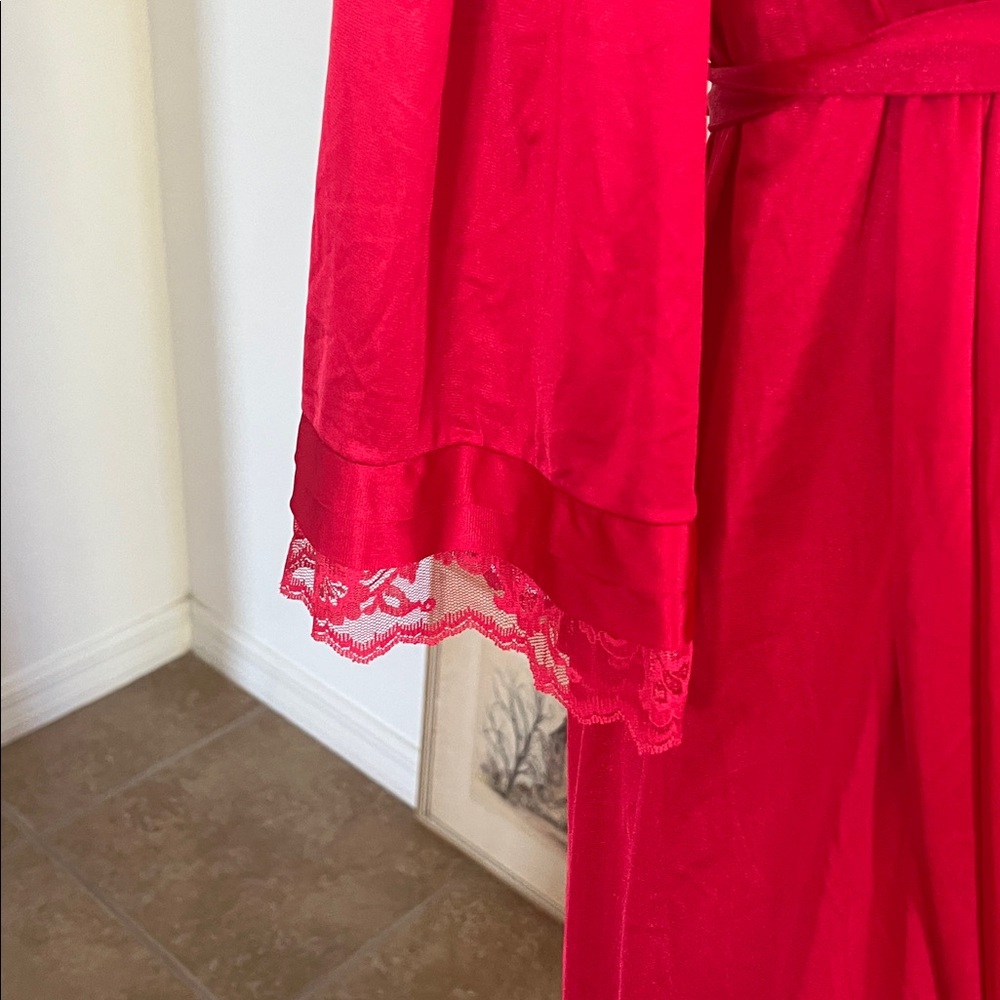 Vintage Gilead Red Robe - Picture 3 of 6